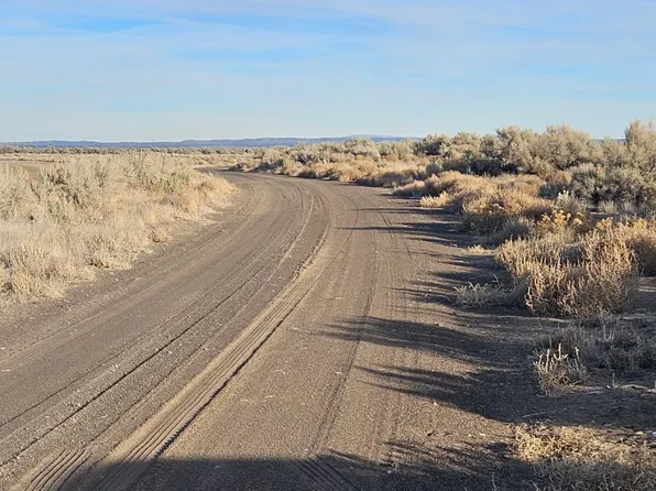 Fossil Lake Rd, Christmas Valley, OR 97641