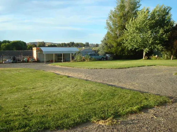201 Breaum Rd, Yakima, WA 98908