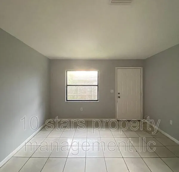 1413 E 99th Ave #B — Photo 5
