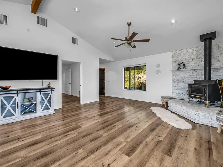 57495 Buena Suerte Rd — Photo 21