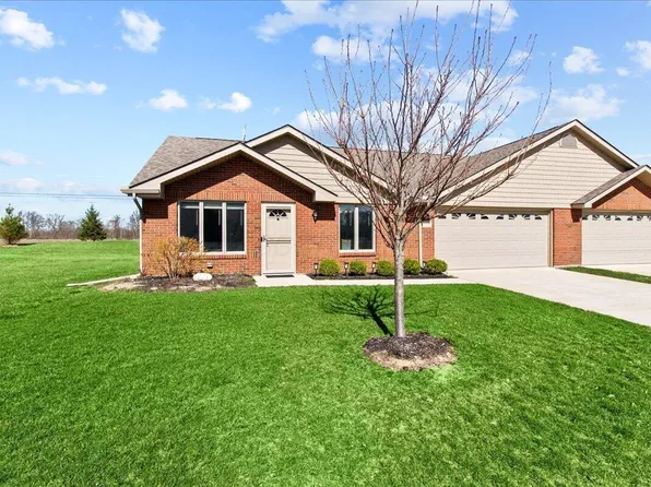 890 Autumn Chase Ln, Marysville, OH 43040