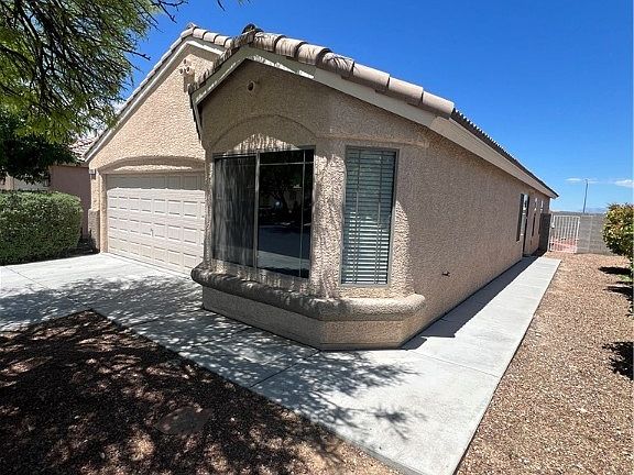 2nd image of 9596 Bandera Creek Ave