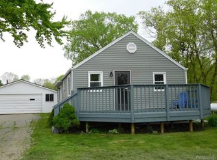 9379 N Irish Rd, Mount Morris, MI 48458