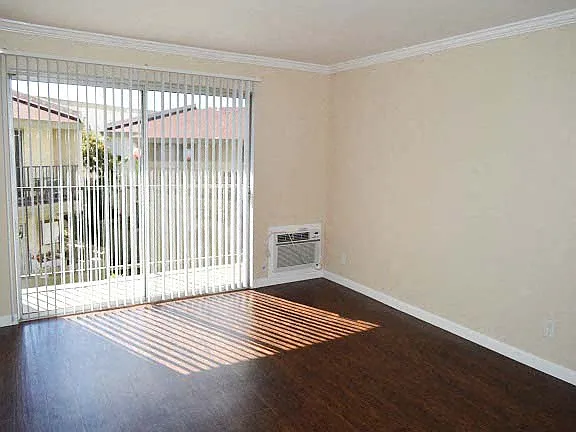 Hillside Village Apartments — Photo 9