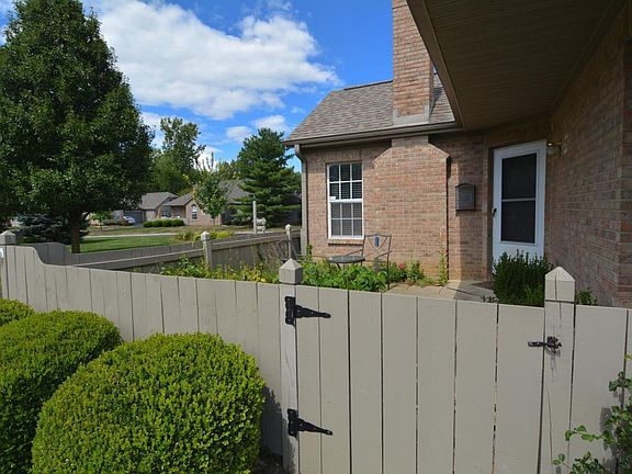 3rd image of 239 Windemere Pl