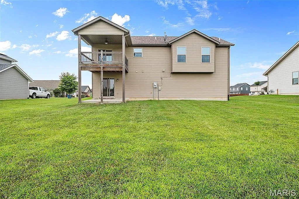 4 bed, 2.5 bath, 1600 sqft, $2,300 — Photo 4