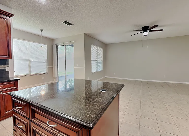 9525 Southern Garden Cir — Photo 5