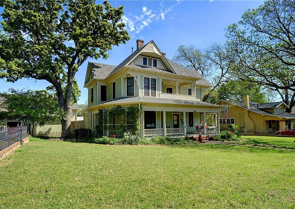 1004 W Oak St, Denton, TX 76201 Zillow
