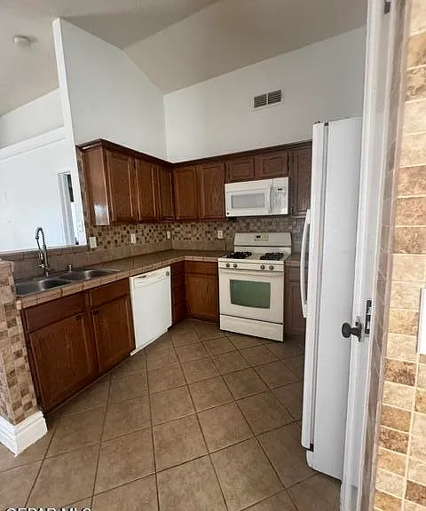 12720 Lorenzo Frias Dr — Photo 11