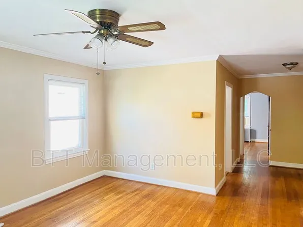 8505 Greenwood Ave #302, Takoma Park, MD 20912