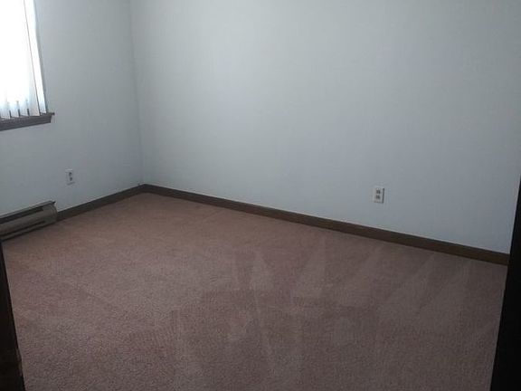 5th image of 2711 Alder Creek Dr N APT 3