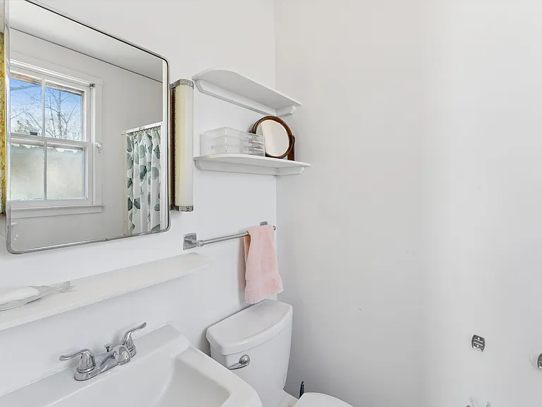 649 Hill St — Photo 21