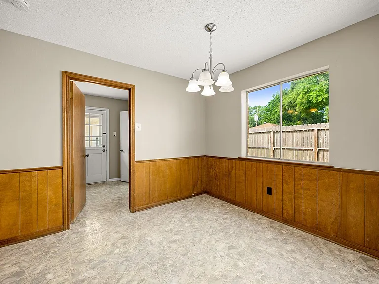 5923 Pebble Springs Dr — Photo 18