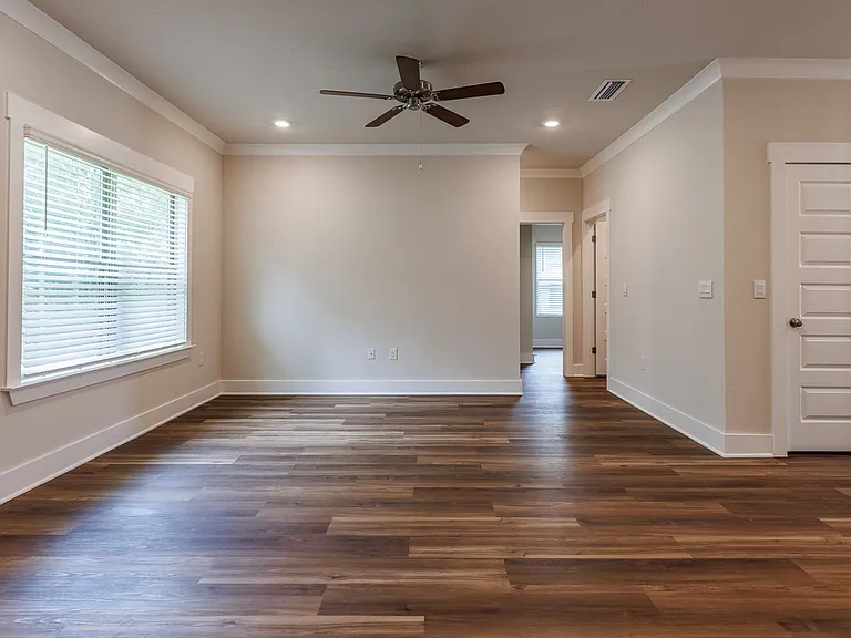 286 Hudson Loop — Photo 6