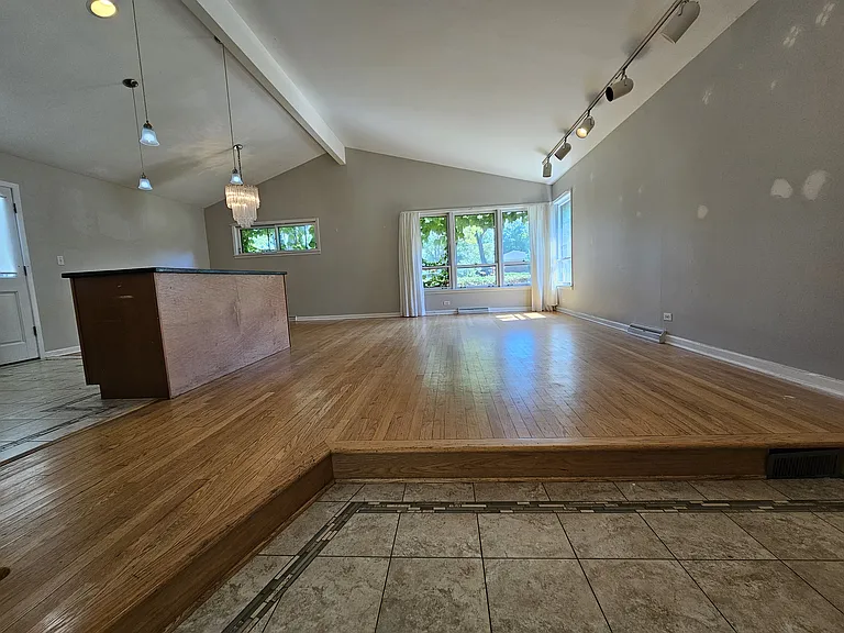 9924 Crawford Ave — Photo 23