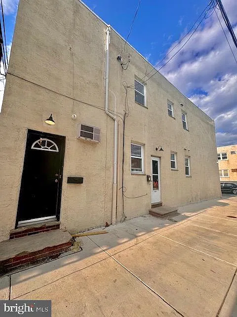 1 bed, 1.0 bath, 1280 sqft, $1,350 — Photo 1