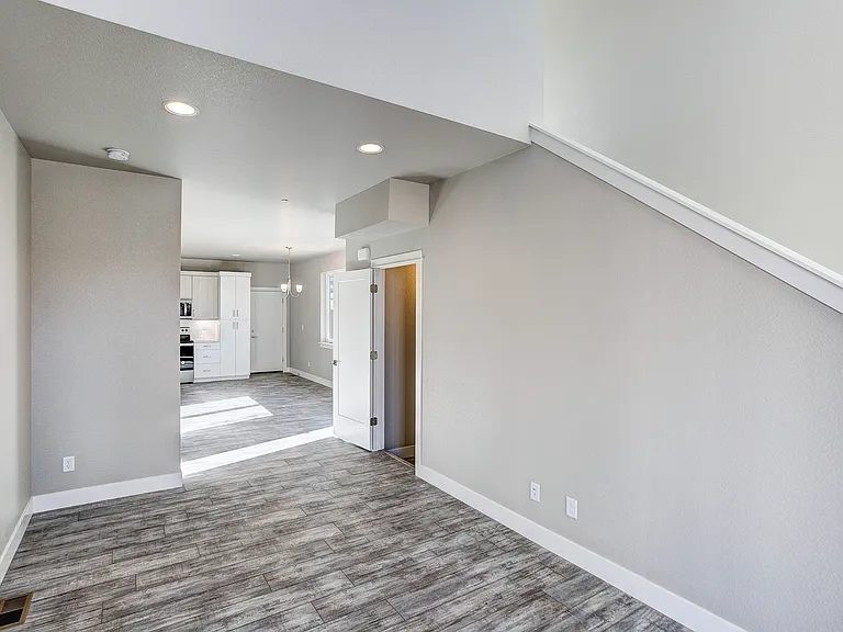 817 Cherokee Dr — Photo 7
