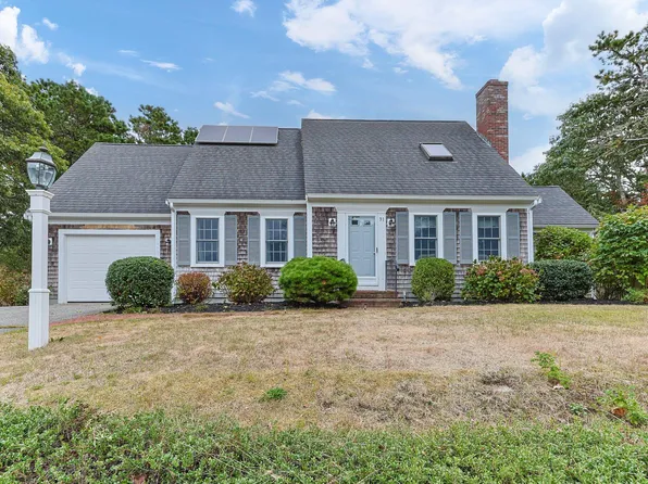 31 Hillside Road, Harwich, MA 02645
