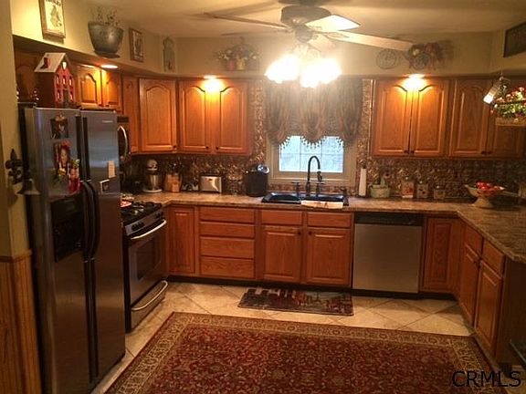 3rd image of 20 Fenway Dr
