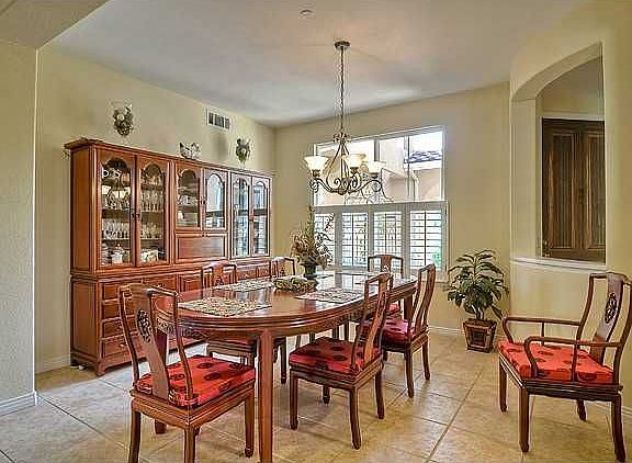 4th image of 10821 La Alberca Ave