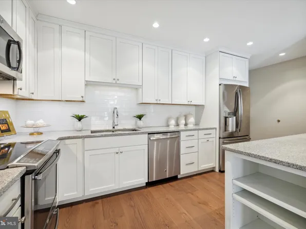 100 Grays Ln APT 104, Haverford, PA 19041