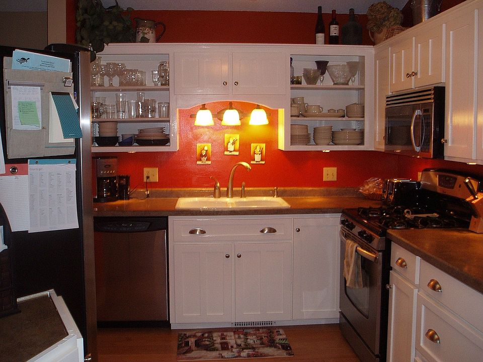 1st image of 271 Oakwood Dr