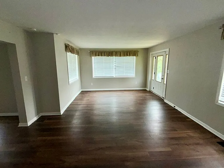914 Birch St — Photo 4