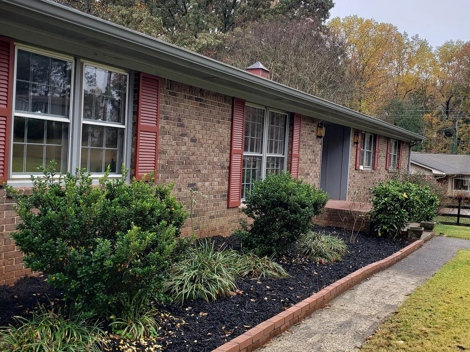 3 bed, 2054 sqft, $2,500 — Photo 2