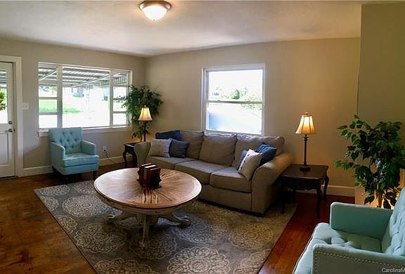 5th image of 3409 Evans Dr