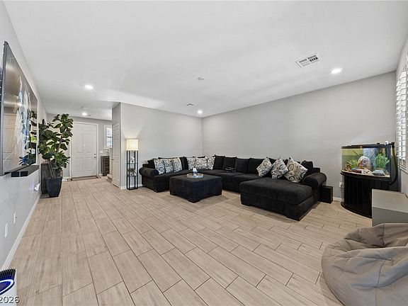 5th image of 3854 Stadium Ave