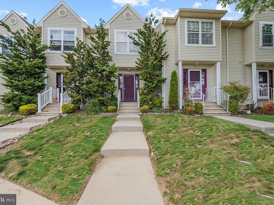 1st image of 62 Yellowwood Ct