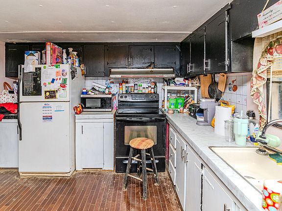 3rd image of 1636 Josephine Rd