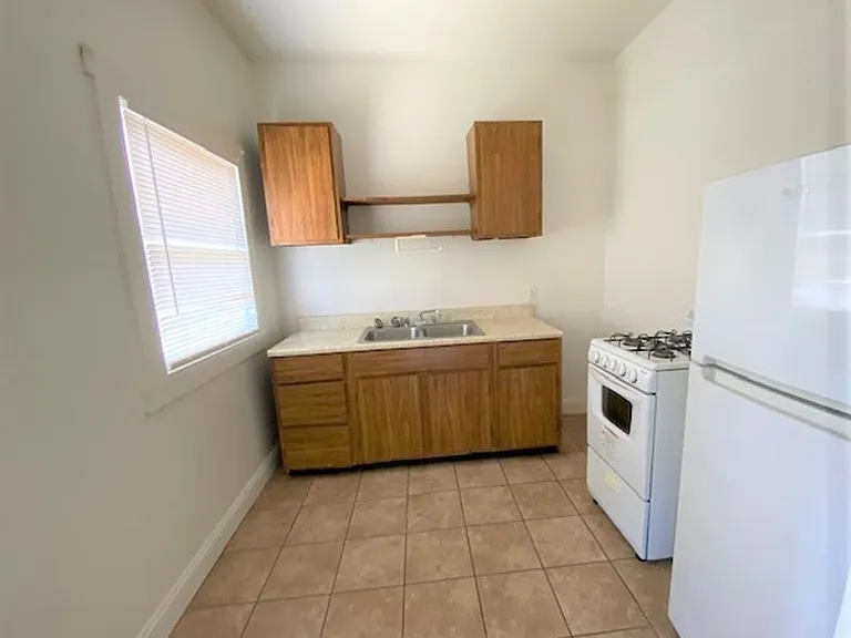 1058 Molino Ave — Photo 18