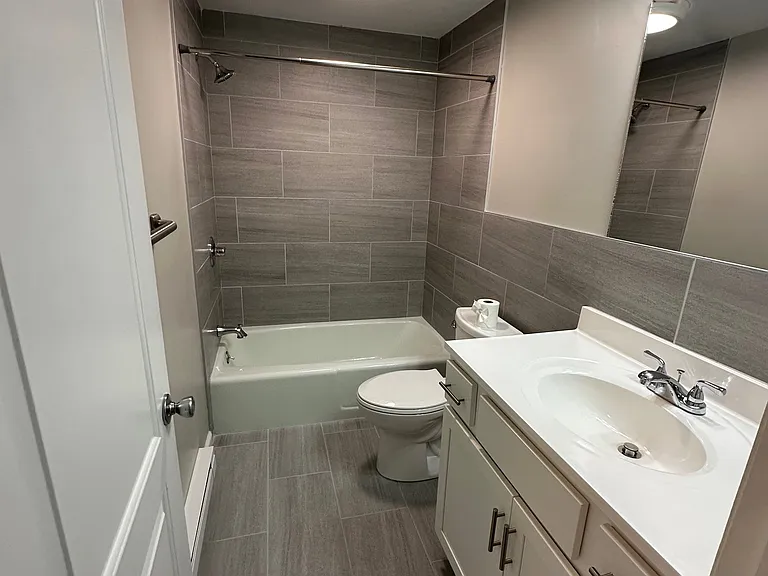 Fairfield Apartments — Photo 8