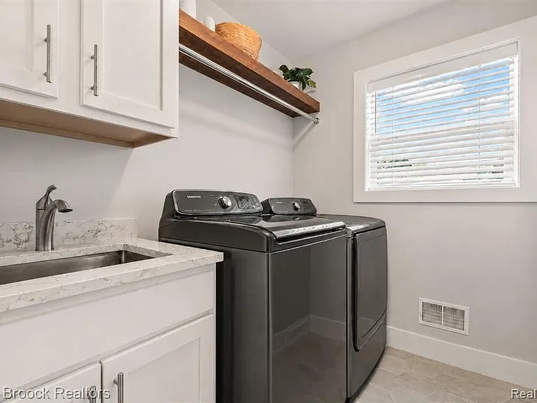 402 N Alexander Ave — Photo 22