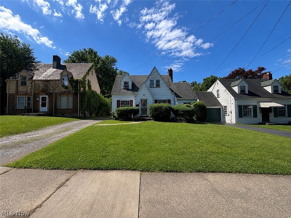 1st image of 611 Mistletoe Ave
