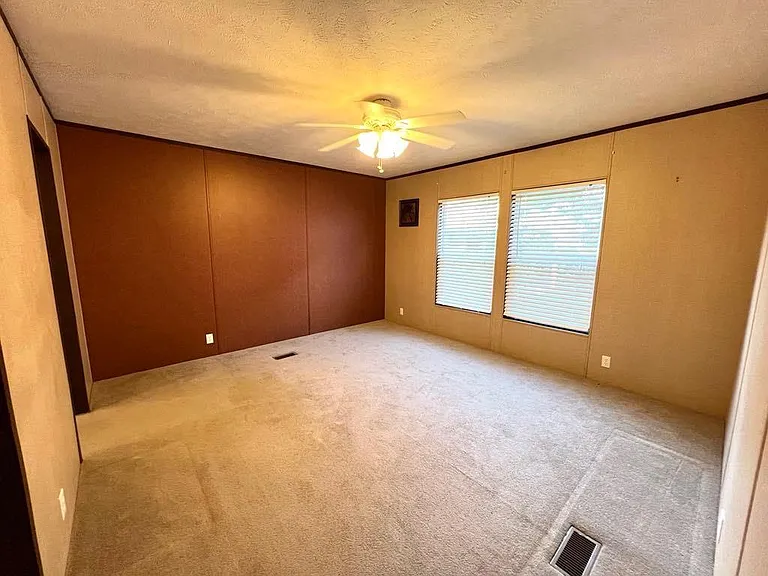 112 S Fitzwilliams Ln #B — Photo 7