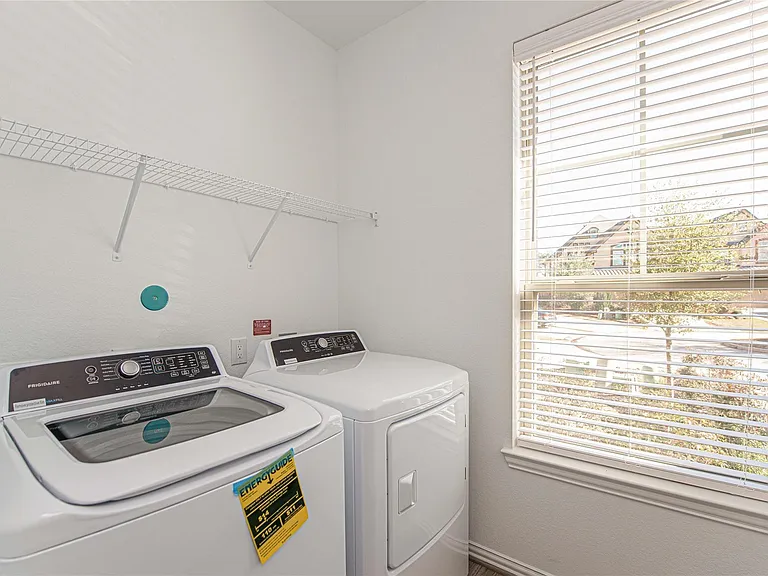 107 Silver Sky Ct — Photo 17