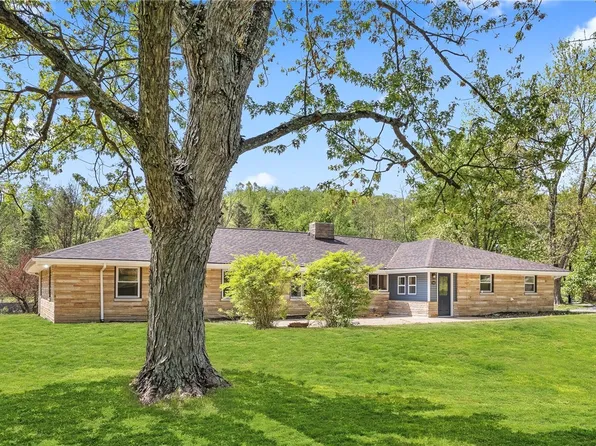 146 Crawford Ln, Rostraver Township, PA 15012