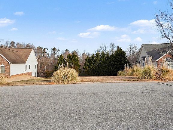 2nd image of 408 Winding Brook Ct