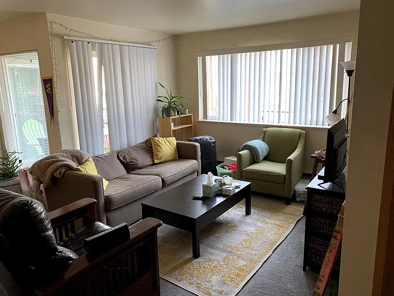 University Court Apartments — Photo 29