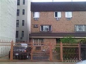 1st image of 2108 Aqueduct Avenue