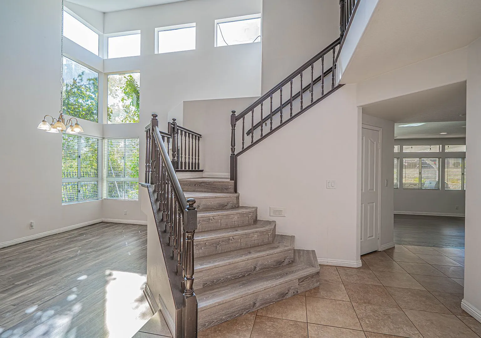 Stunning 5-Bedroom Pool Home with RV Parking and Solar in Canyon Country! — Photo 4