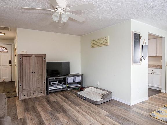 5th image of 6238 Leawood Dr