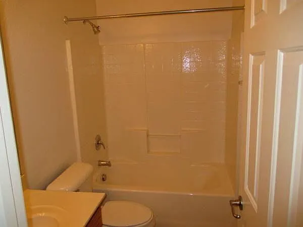 4043 S Vineyard Ave — Photo 12