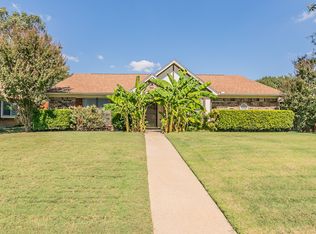 921 Ledgemont Dr, Plano, TX 75025