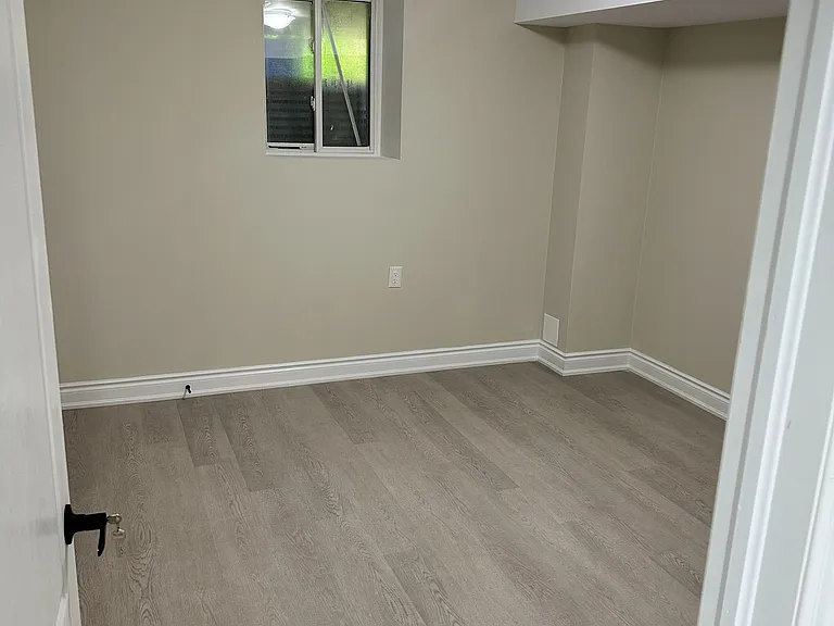 66 Bremner St #BASEMENT — Photo 9