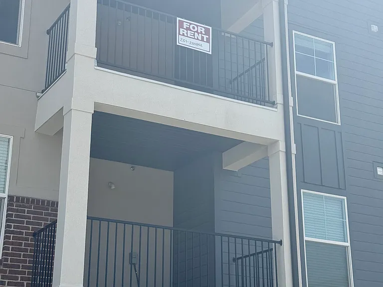S Hanley Ln — Photo 18