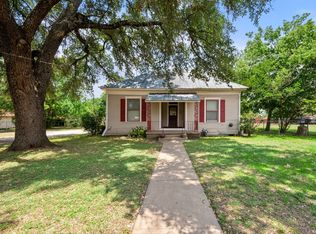 403 E San Saba St, Wortham, TX 76693
