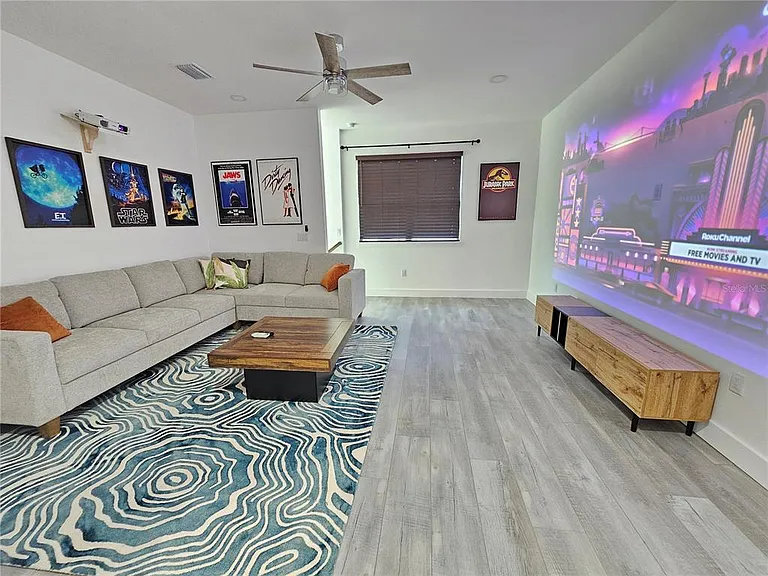 2075 Jewell Ave — Photo 15